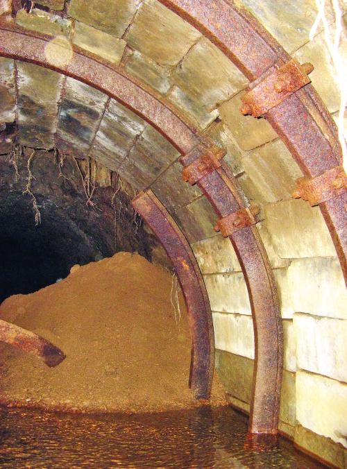 mine de uraniu
