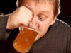 barbatii care consuma alcool