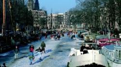 canalele in Amsterdam