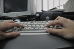 boli calculator Apple cere de la Intel compoennte cu consum de energie considerabil mai scazut