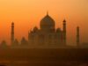 Taj Mahal se ingalbeneste din cauza poluarii
