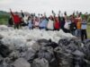 VT_5 ViitorPlus împreun? cu voluntarii de la GDF SUEZ Energy România ?i localnici au igienizat Valea Teleajenului în cadrul unui proiect cu impact pe termen lung