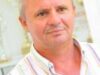 Primarul comunei Mihail Kogălniceanu, Iosif Valer Mureşan: „Fiecărei familii care locuieşte la casă i-am repartizat câte două pubele - una verde şi una neagră, iar pentru cei care stau la bloc, am amplasat tot containere negre şi verzi, pentru ca deşeurile să fie colectate selectiv.“