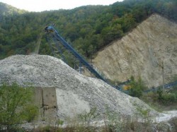 O bucata de aproape 67 ha din Parcul National Defileul Jiului e in pericol de a fi distrusa pentru a face loc unei cariere de piatra.