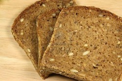 Painea eco. 100-150 g de paine de grau spelta asigura necesarul zilnic de aminoacizi, vitamine si minerale