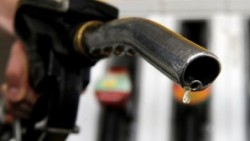 O bacterie poate transforma dioxidul de carbon sau deseurile menajere in combustibil.
