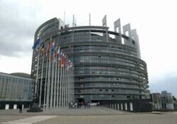 Parlamentul european a adoptat legea care obliga statele UE sa realizeze economii de energie