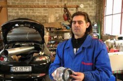 Inventator roman premiat cu aur pentru un filtru de aer care reduce consumul de carburant