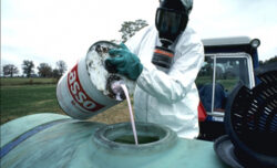 Cercetarea si invatamantul superior, controlate de corporatii precum Monsanto