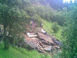 Alunecari de teren la Cariera Berbesti, Valcea. Case in pericol!
