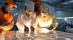 UE impune Chinei taxe de pana la 42% pe importul de sticla pentru panouri solare