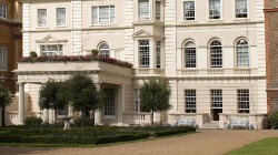 Ministrul Rovana Plumb, invitata de Printul Charles la resedinta Clarence House