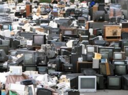 Proiectul „Scolile ECO” va scapa institutiile de invatamant din Republica Moldova de deseurile electronice