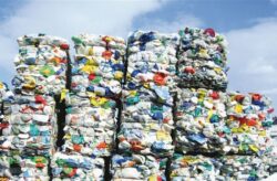 Centrele de reciclare din tara noastra functioneaza cu gunoi de import