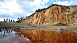 Legea minelor, care da unda verde proiectului de la Rosia Montana, votata azi. Proteste in tara
