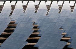 Uniunea Europeana impune taxe antidumping si anti-subventie unor producatori chinezi de panouri solare, pentru a opri ieftinirea acestor produse