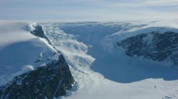 Topirea rapida a ghetii din Oceanul Arctic este “o bomba cu ceas economica”