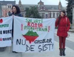 Oradenii impotriva exploatarilor cu cianuri la Rosia Montana si a gazelor de sist din Bihor renunta, cel putin deocamdata, la manifestatii