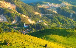 Ecologistii oradeni pun la bataie un weekend la Rosia Montana pentru militantii anti-cianuri