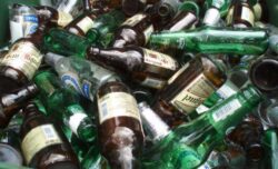 Folosirea sticlei reciclate poate reduce costurile producatorilor cu minim 30%