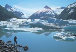 Volumul calotei glaciare a lacurilor din Alaska scade vertiginos