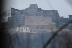 Cetatea Devei a fost “asaltata” de activisti de mediu
