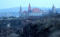 Cum arata cel mai poluat loc din Hunedoara. Proiectul de ecologizare a ruinelor combinatului intarzie