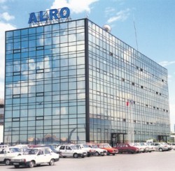 Presata de fotovoltaice, Alro taie din joburi