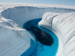 ice-canyon-greenland-balog_26744_990x742