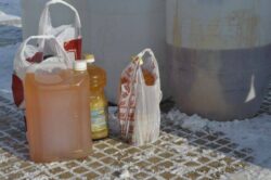 Uleiul alimentar uzat, colectat in fiecare bloc din Arad si transformat in biocombustibil
