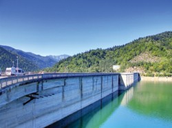 Ploile abundente aduc profit pentru Hidroelectrica si scad poluarea