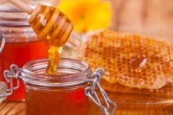 Mierea de Manuka, cel mai puternic antibiotic natural din lume