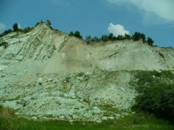 Deseuri aruncate intr-o rezervatie ecologica