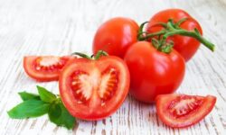 Rosiile redau frumusetea parului si a pielii. Licopenul din rosii lupta impotriva cancerului si a altor boli grave