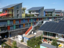 Orasul solar: Produce de patru ori mai multa energie decat consuma
