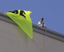 Activistii Greenpeace cer liderilor UE sa ”conecteze Europa la energia regenerabila”