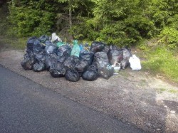 Povestea unui ecologist ANONIM de la Belis. Fiind in vacanta a adunat 60 de saci de deseuri. Ce a urmat e cam TRIST!