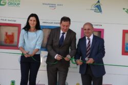 A aparut in Sibiu prima ”statie inteligenta” de preluare a deseurilor: 5 bani PET-ul, 3 bani doza de aluminiu