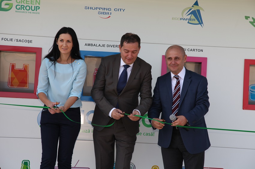 A apărut în Sibiu prima ”stație inteligentă” de preluare a deșeurilor: 5 bani PET-ul, 3 bani doza de aluminiu A ap?rut în Sibiu prima ”sta?ie inteligent?” de preluare a de?eurilor: 5 bani PET-ul, 3 bani doza de aluminiu