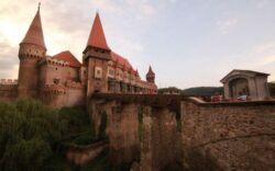 Castelul Corvinilor scapa de dezastrul ecologic care l-a inconjurat. Cum se vede viitorul zonei industriale din Hunedoara