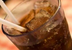 Un deputat propune interzicerea consumului de bauturi carbogazoase copiilor sub 16 ani