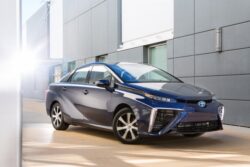 Masina pe hidrogen Toyota Mirai a strans 1.500 de comenzi intr-o luna