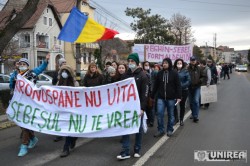 Protest de amploare la Sebes impotriva poluarii. Peste 1500 de persoane au marsaluit prin tot orasul