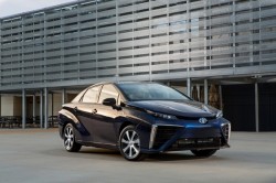 Brevetele Toyota pentru masini cu hidrogen sunt acum gratuite pentru oricine