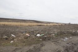 Mormane de gunoi aruncate la marginea comunelor, in LIPSA unui sistem de colectare a deseurilor