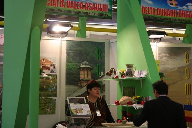 Stand romanesc cu produse ecologioce