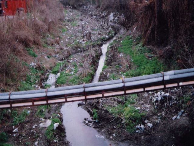 Deversarea apelor uzate in rauri