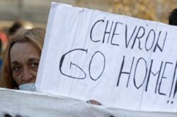 Chevron vrea autorizatii de mediu pentru trei perimetre din Vaslui