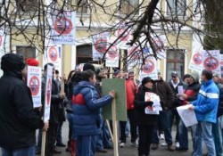 Protest impotriva exploatarii gazelor de sist in Bihor: "Nu decideti pentru noi!"