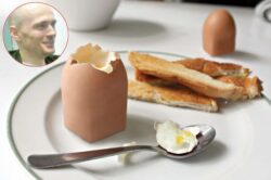 A facut primul ou patrat! Ai manca asa ceva?
